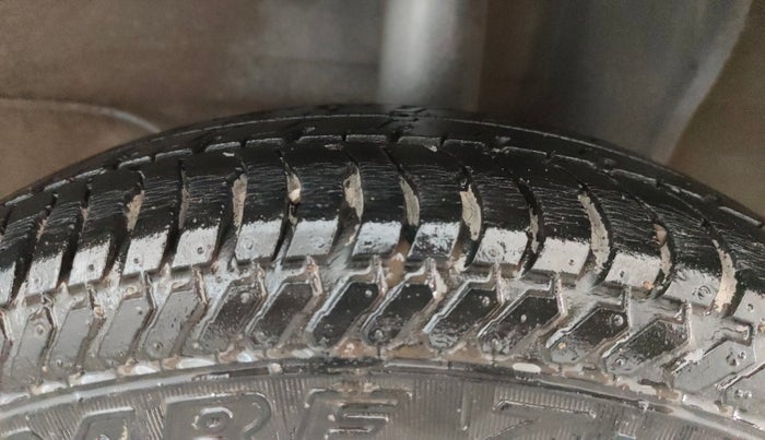 2020 Hyundai NEW SANTRO SPORTZ EXECUTIVE MT CNG, CNG, Manual, 80,349 km, Left Rear Tyre Tread