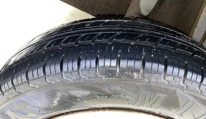 2016 Renault Kwid RXT 1.0, Petrol, Manual, 46,701 km, Right Rear Tyre Tread