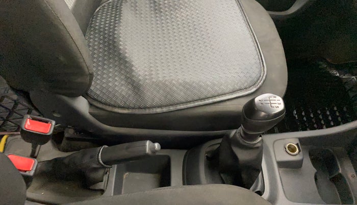 2016 Renault Kwid RXT 1.0, Petrol, Manual, 46,701 km, Gear Lever