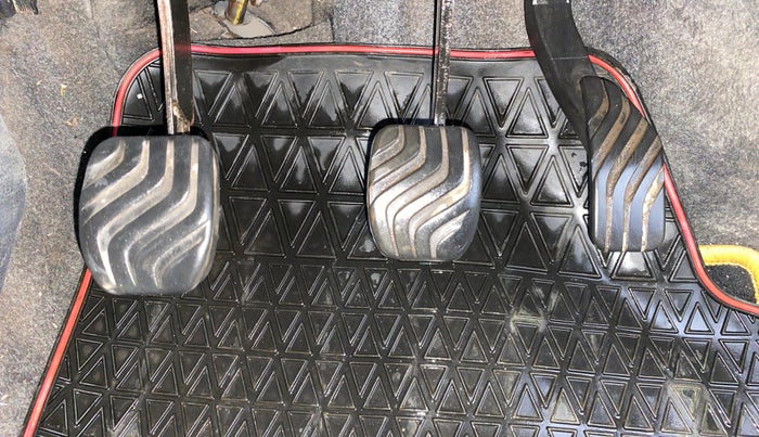 2016 Renault Kwid RXT 1.0, Petrol, Manual, 46,701 km, Pedals