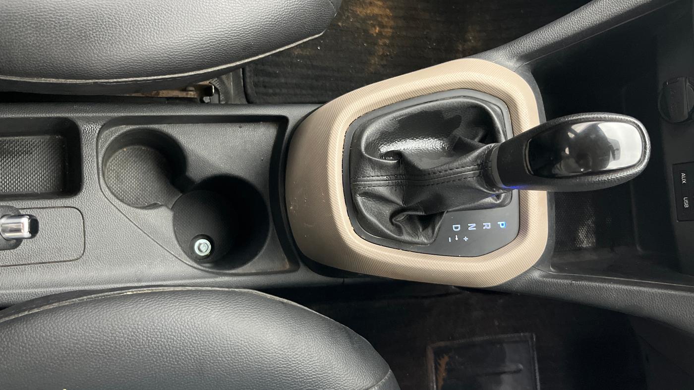 2019 Hyundai Grand i10 SPORTZ AT 1.2 KAPPA VTVT, Petrol, Automatic, 63,032 km, Gear Lever