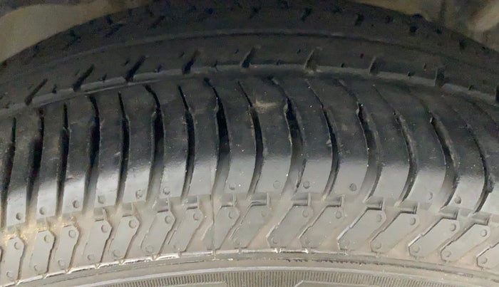 2017 Ford Ecosport TITANIUM + 1.5L PETROL AT, Petrol, Automatic, 91,641 km, Right Front Tyre Tread
