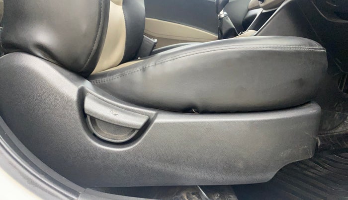 2018 Hyundai Grand i10 SPORTZ 1.2 KAPPA VTVT, Petrol, Manual, 32,564 km, Driver Side Adjustment Panel