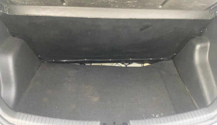 2018 Hyundai Grand i10 SPORTZ 1.2 KAPPA VTVT, Petrol, Manual, 32,564 km, Boot Inside