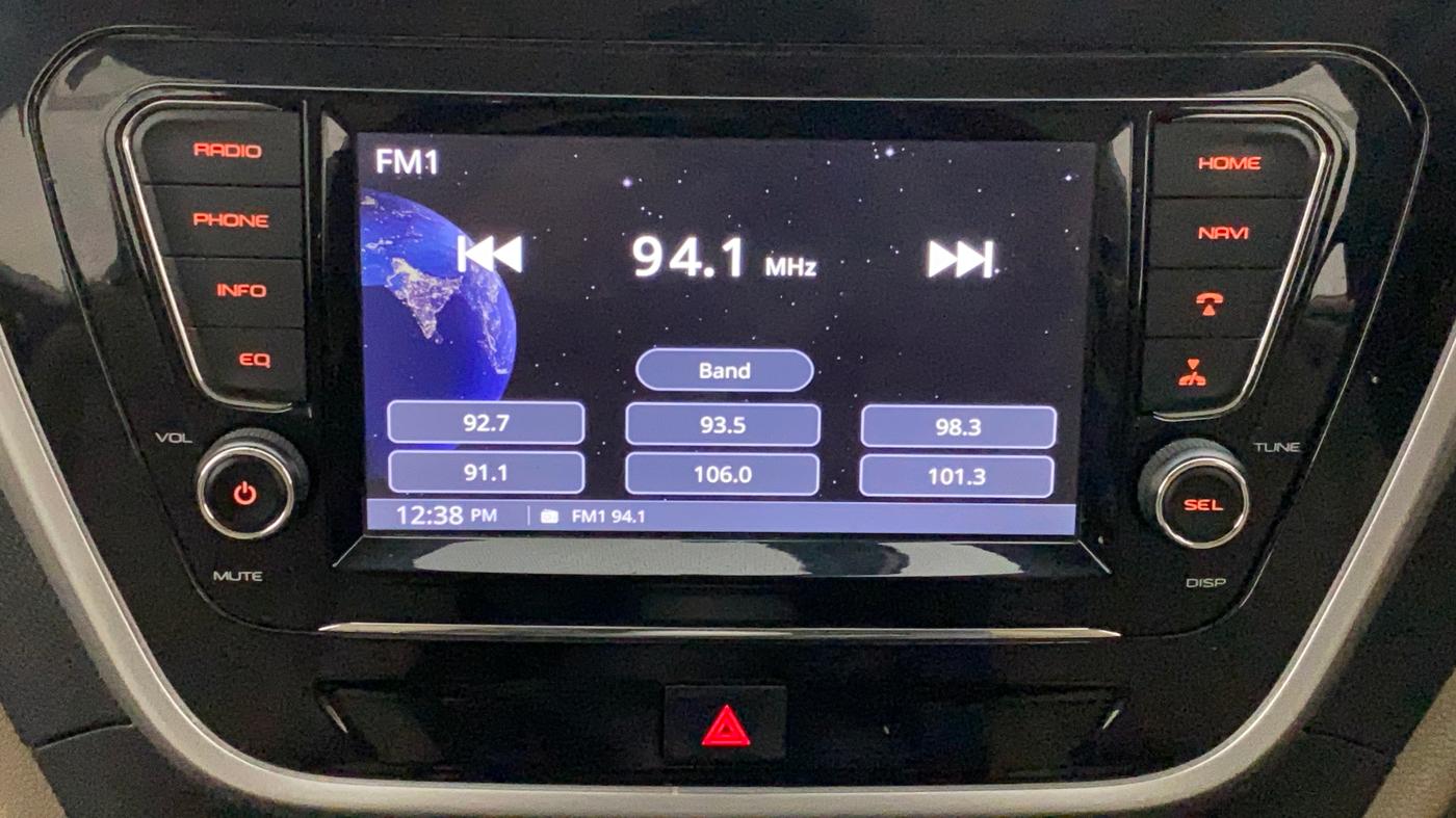 2018 Mahindra TUV300 T10, Diesel, Manual, 38,677 km, Infotainment System