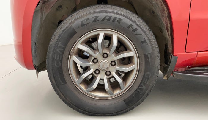 2018 Mahindra TUV300 T10, Diesel, Manual, 38,677 km, Left Front Wheel