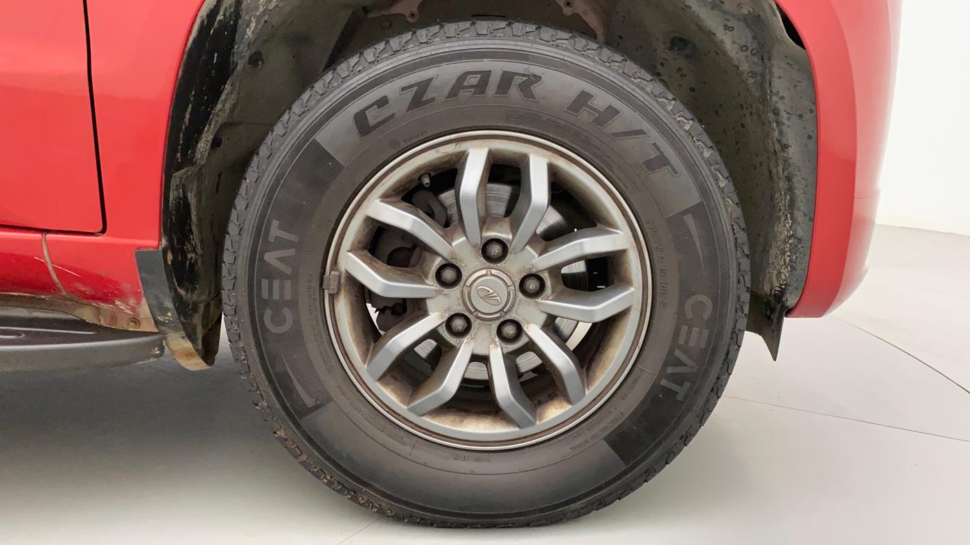2018 Mahindra TUV300 T10, Diesel, Manual, 38,677 km, Right Front Wheel