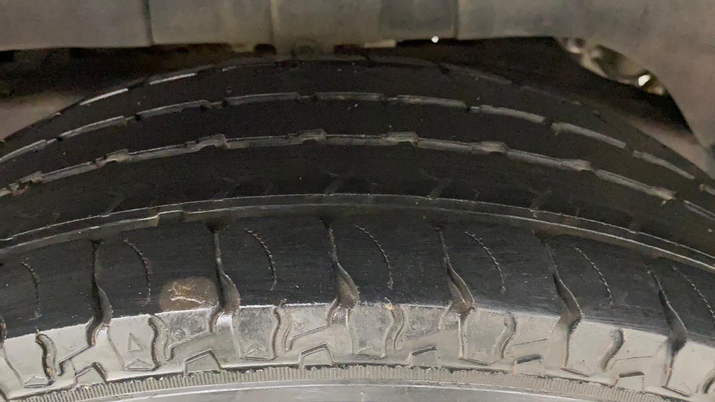 2018 Mahindra TUV300 T10, Diesel, Manual, 38,677 km, Left Rear Tyre Tread