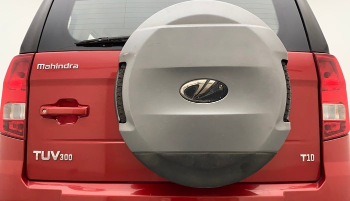 2018 Mahindra TUV300 T10, Diesel, Manual, 38,677 km, Spare Tyre
