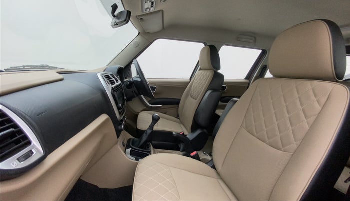 2018 Mahindra TUV300 T10, Diesel, Manual, 38,677 km, Right Side Front Door Cabin