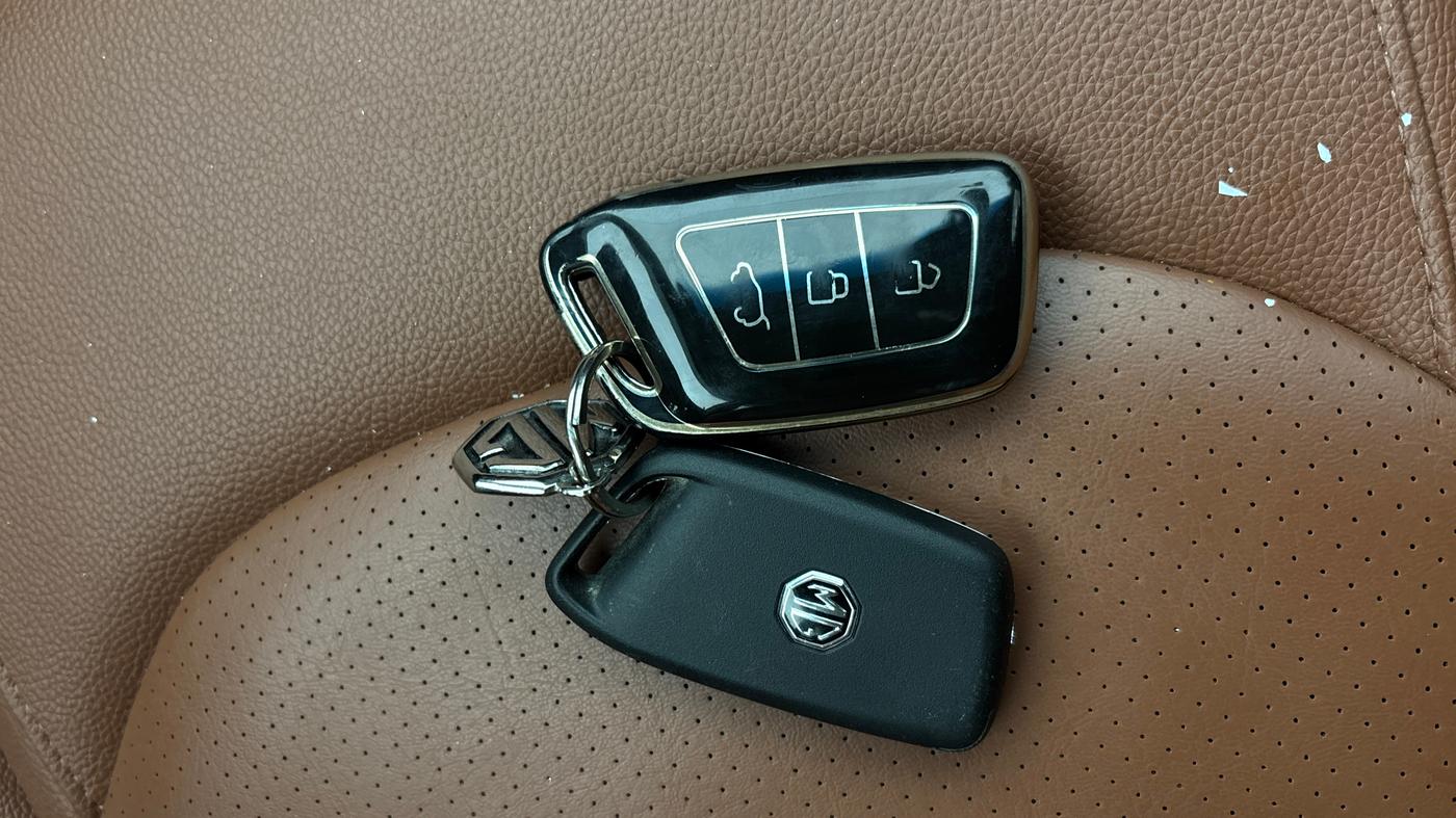 2022 MG HECTOR PLUS SHARP 1.5 PETROL TURBO CVT 6-STR, Petrol, Automatic, 39,063 km, Key Close Up