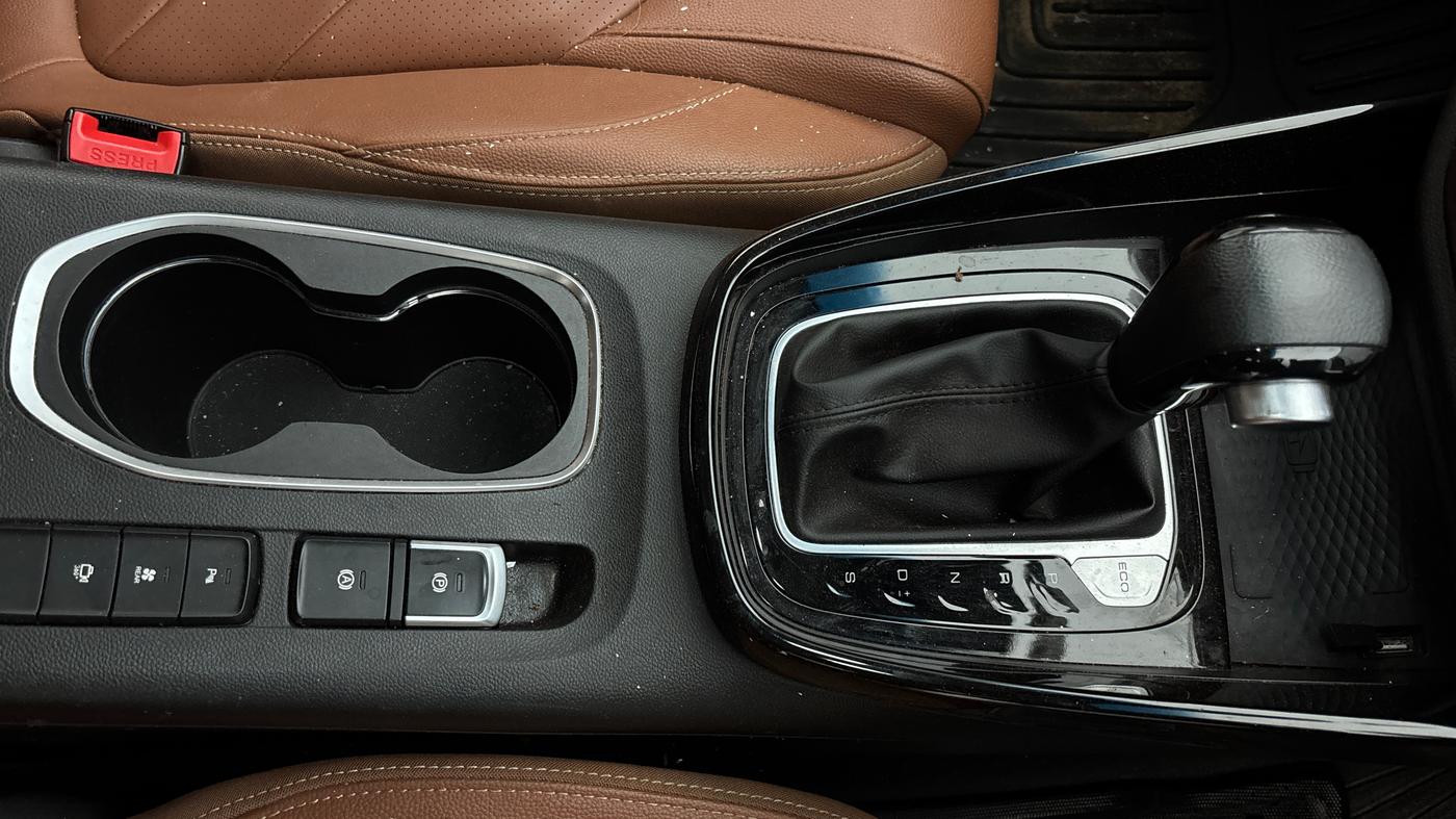 2022 MG HECTOR PLUS SHARP 1.5 PETROL TURBO CVT 6-STR, Petrol, Automatic, 39,063 km, Gear Lever