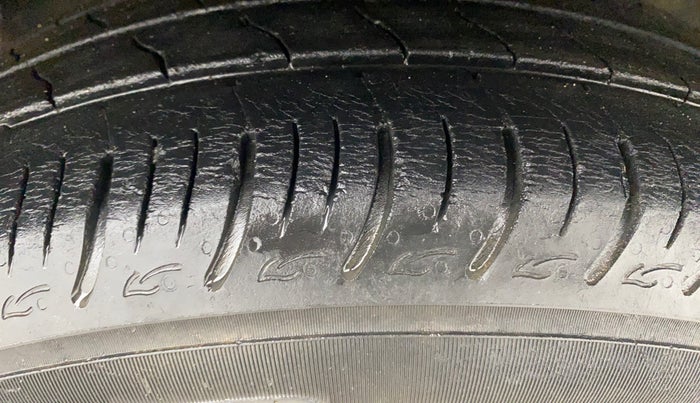 2020 Maruti Baleno DELTA PETROL 1.2, Petrol, Manual, 56,398 km, Right Front Tyre Tread