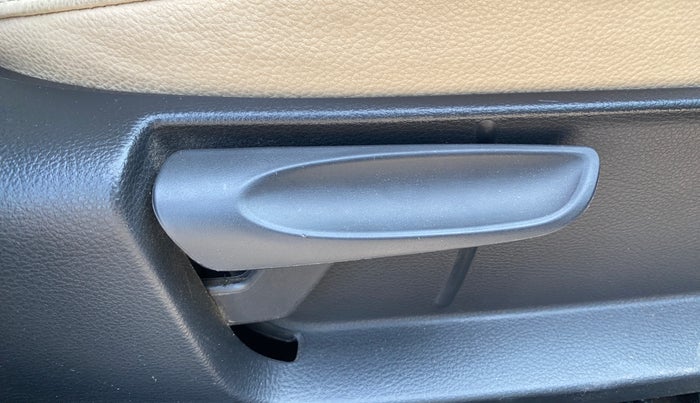 2020 Skoda Rapid STYLE AT TSI, Petrol, Automatic, 56,885 km, Driver Side Adjustment Panel