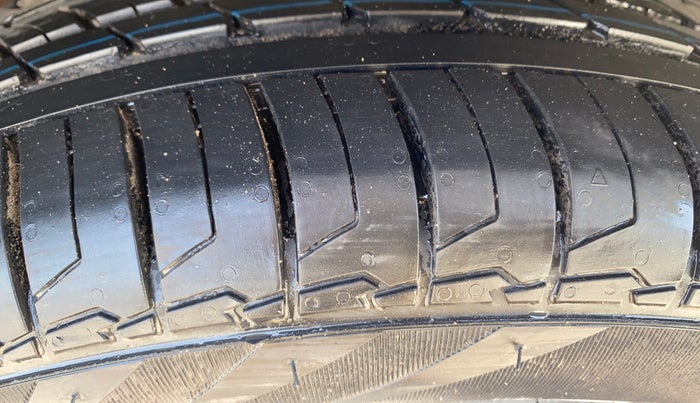 2020 Skoda Rapid STYLE AT TSI, Petrol, Automatic, 56,885 km, Right Front Tyre Tread