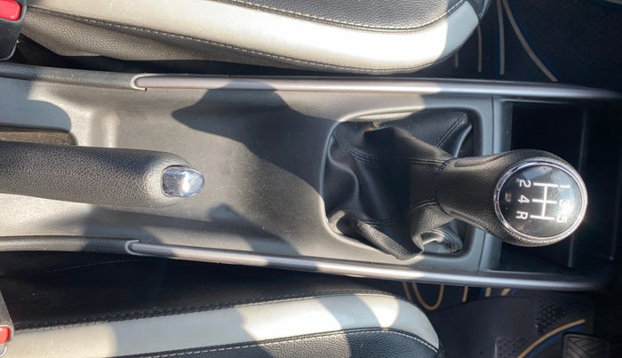 2020 Maruti Baleno ZETA PETROL 1.2, Petrol, Manual, 94,602 km, Gear Lever