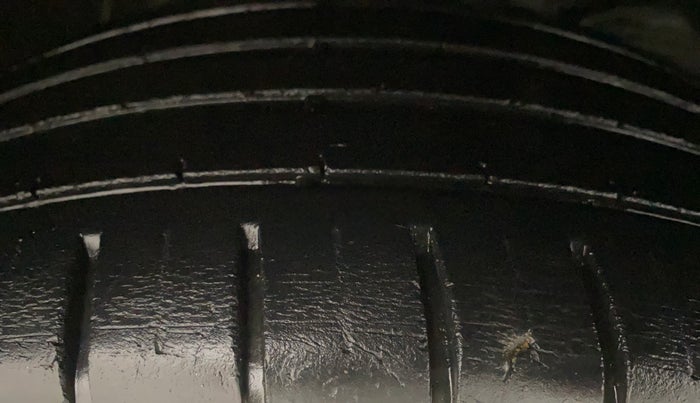 2020 Maruti Baleno ZETA PETROL 1.2, Petrol, Manual, 94,602 km, Right Front Tyre Tread