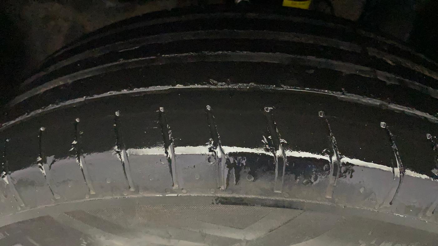 2022 Tata PUNCH ACCOMPLISHED AMT, Petrol, Automatic, 62,649 km, Left Front Tyre Tread