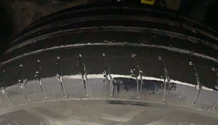 2022 Tata PUNCH ACCOMPLISHED AMT, Petrol, Automatic, 62,619 km, Left Front Tyre Tread