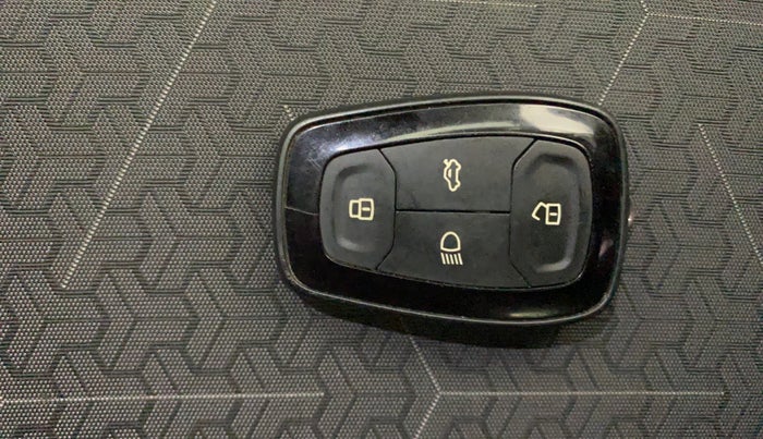 2022 Tata PUNCH ACCOMPLISHED AMT, Petrol, Automatic, 62,619 km, Key Close Up