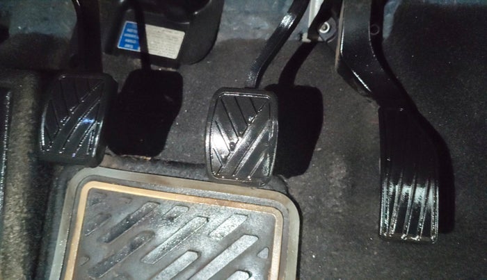 2021 Maruti S Cross ZETA 1.5, Petrol, Manual, 52,139 km, Pedals