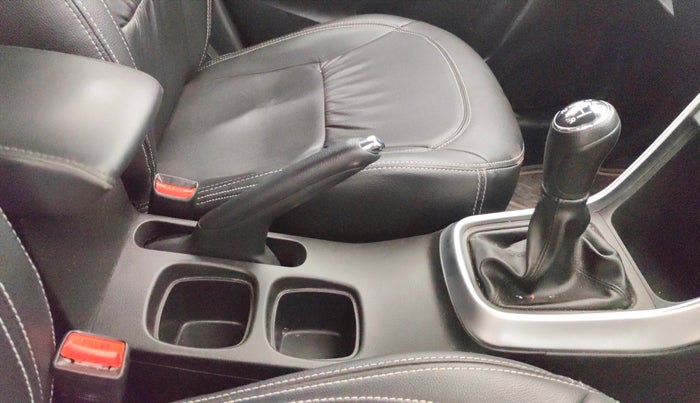 2021 Maruti S Cross ZETA 1.5, Petrol, Manual, 52,139 km, Gear Lever