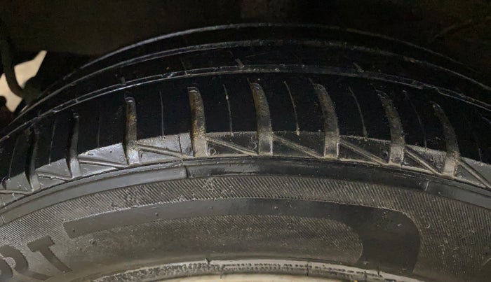 2021 Hyundai NEW SANTRO SPORTZ EXECUTIVE MT CNG, CNG, Manual, 40,803 km, Right Rear Tyre Tread