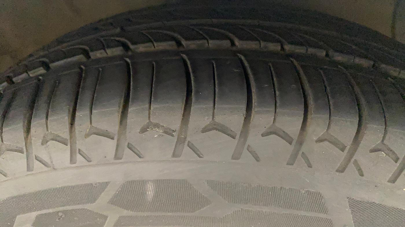 2017 Hyundai Xcent S 1.1 CRDI, Diesel, Manual, 93,025 km, Right Front Tyre Tread
