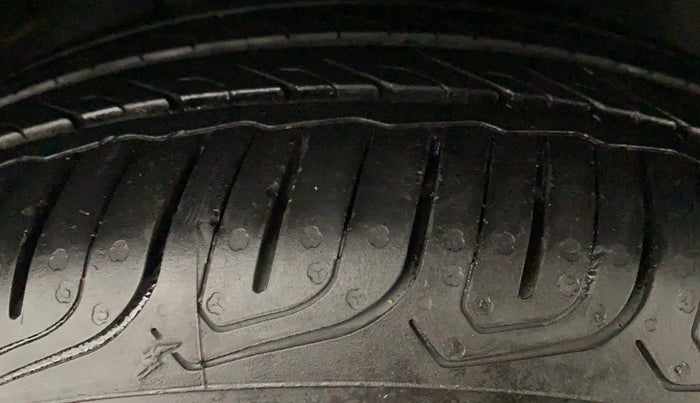 2022 Tata ALTROZ XZA PLUS, Petrol, Automatic, 12,481 km, Right Front Tyre Tread