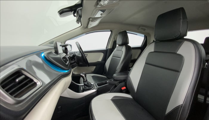 2022 Tata ALTROZ XZA PLUS, Petrol, Automatic, 12,481 km, Right Side Front Door Cabin