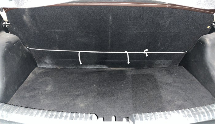 2016 Hyundai Grand i10 MAGNA AT 1.2 KAPPA VTVT, Petrol, Automatic, 72,832 km, Boot Inside