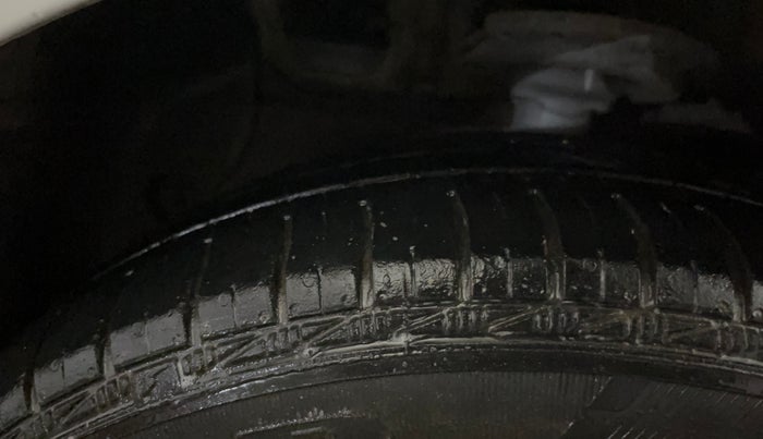 2016 Hyundai Grand i10 MAGNA AT 1.2 KAPPA VTVT, Petrol, Automatic, 72,832 km, Left Front Tyre Tread