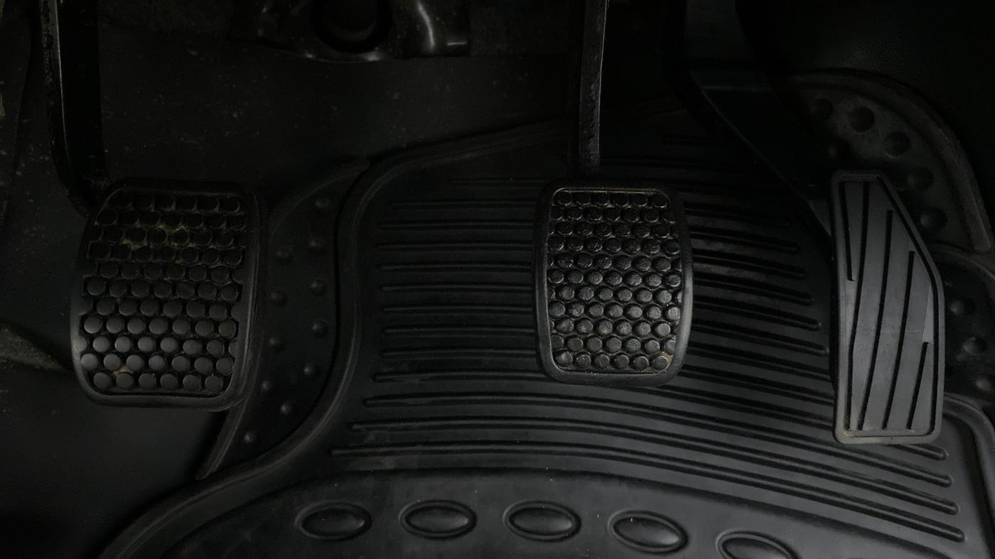 2019 Maruti Alto 800 LXI, Petrol, Manual, 18,659 km, Pedals