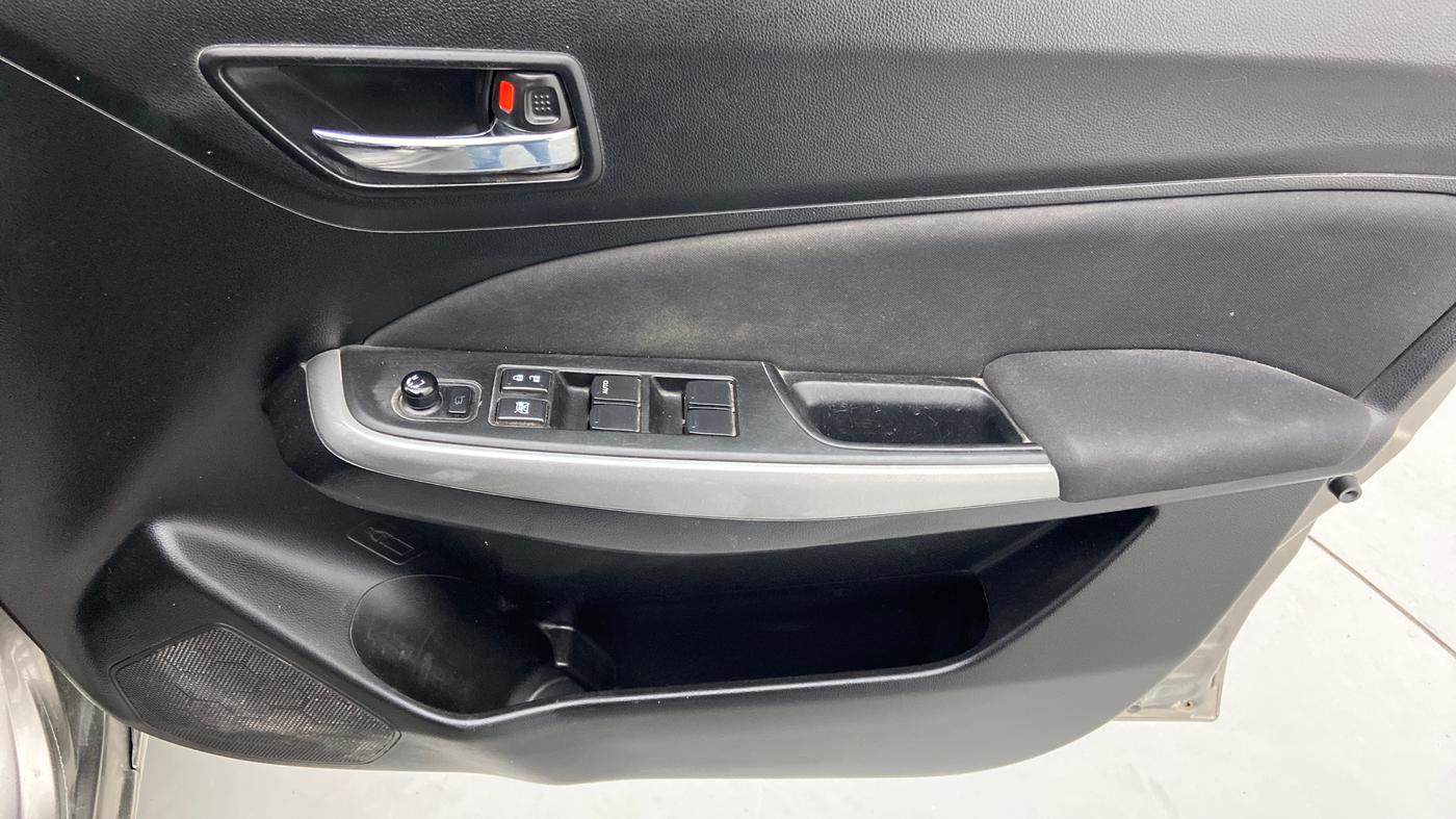 2018 Maruti Swift ZXI AMT, Petrol, Automatic, 35,174 km, Driver Side Door Panels Control