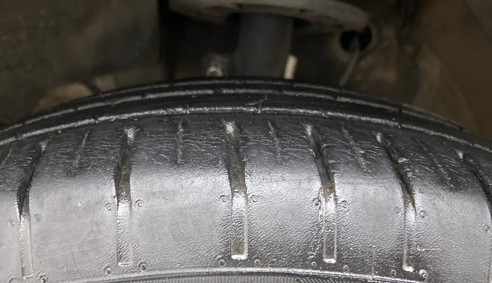 2018 Maruti Swift ZXI AMT, Petrol, Automatic, 35,174 km, Left Front Tyre Tread