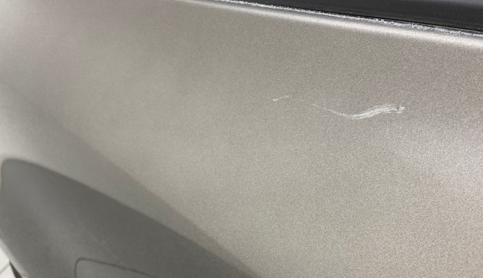 2018 Maruti Swift ZXI AMT, Petrol, Automatic, 35,174 km, Right rear door - Minor scratches
