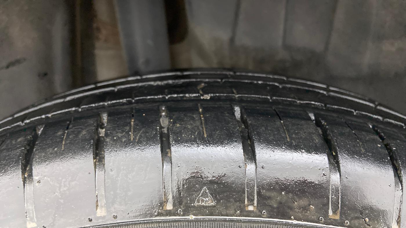2018 Maruti Swift ZXI AMT, Petrol, Automatic, 35,174 km, Right Rear Tyre Tread