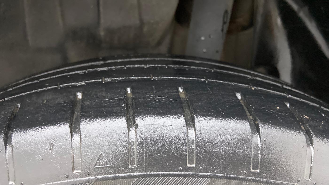 2018 Maruti Swift ZXI AMT, Petrol, Automatic, 35,174 km, Left Rear Tyre Tread