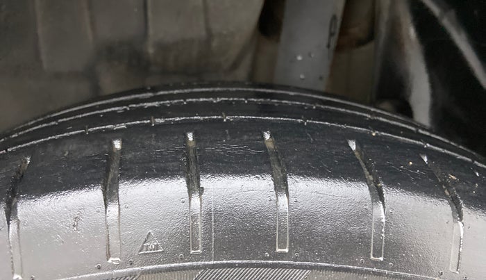 2018 Maruti Swift ZXI AMT, Petrol, Automatic, 35,174 km, Left Rear Tyre Tread