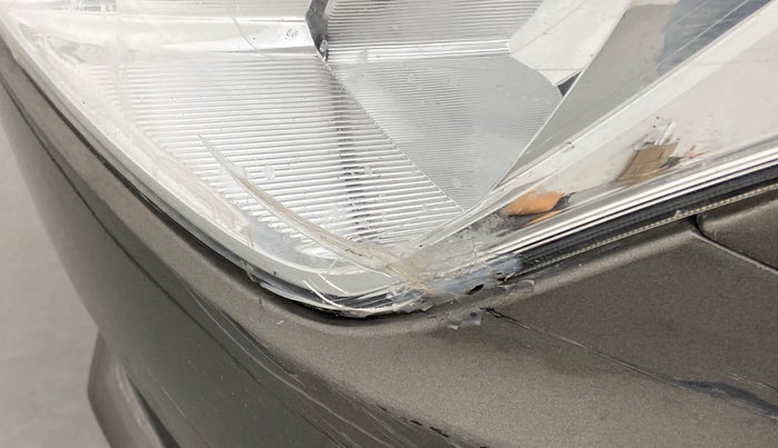 2018 Maruti Swift ZXI AMT, Petrol, Automatic, 35,174 km, Left headlight - Minor damage