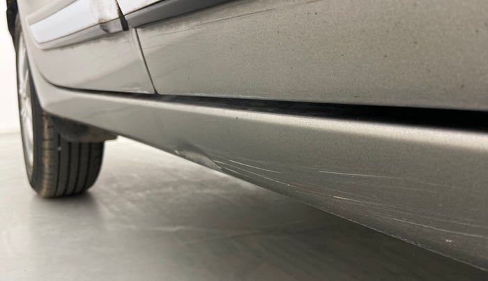 2018 Maruti Swift ZXI AMT, Petrol, Automatic, 35,174 km, Right running board - Slightly dented