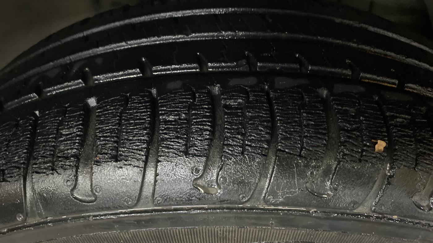 2018 Tata Tiago XZA PETROL, Petrol, Automatic, 27,449 km, Right Front Tyre Tread