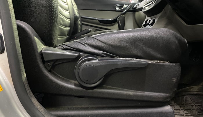 2018 Tata Tiago XZA PETROL, Petrol, Automatic, 27,449 km, Driver Side Adjustment Panel