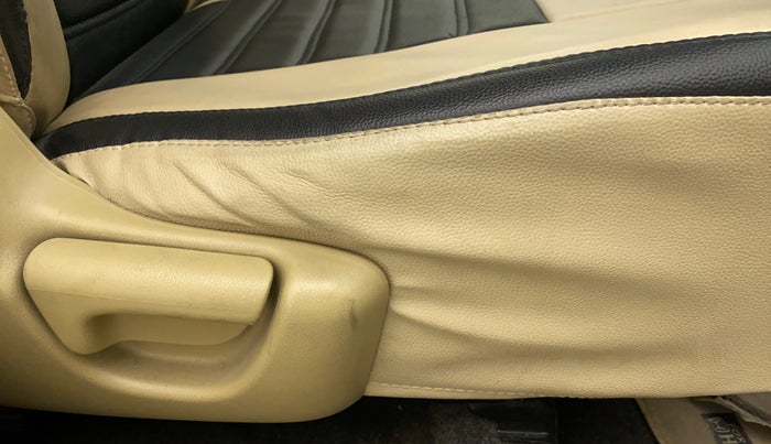 2015 Honda Brio E MT, CNG, Manual, 59,458 km, Driver Side Adjustment Panel