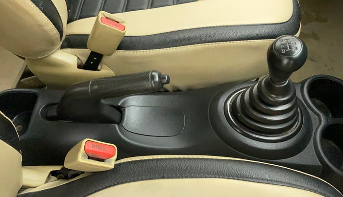 2015 Honda Brio E MT, CNG, Manual, 59,458 km, Gear Lever