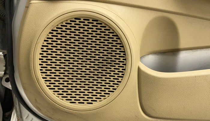 2015 Honda Brio E MT, CNG, Manual, 59,458 km, Speaker