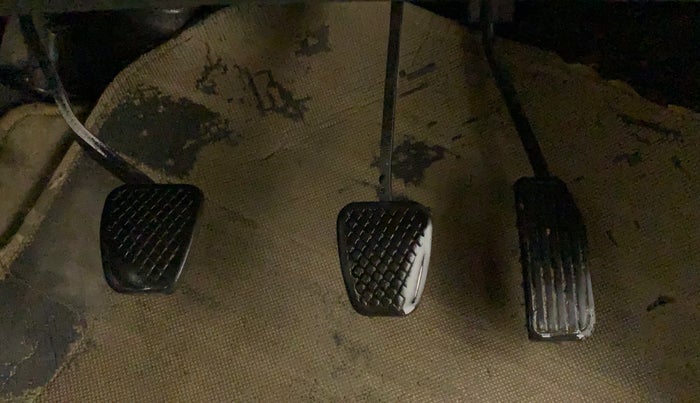 2015 Honda Brio E MT, CNG, Manual, 59,458 km, Pedals