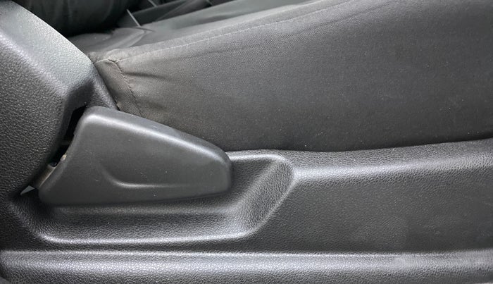 2019 Renault Kwid RXL, Petrol, Manual, 32,089 km, Driver Side Adjustment Panel