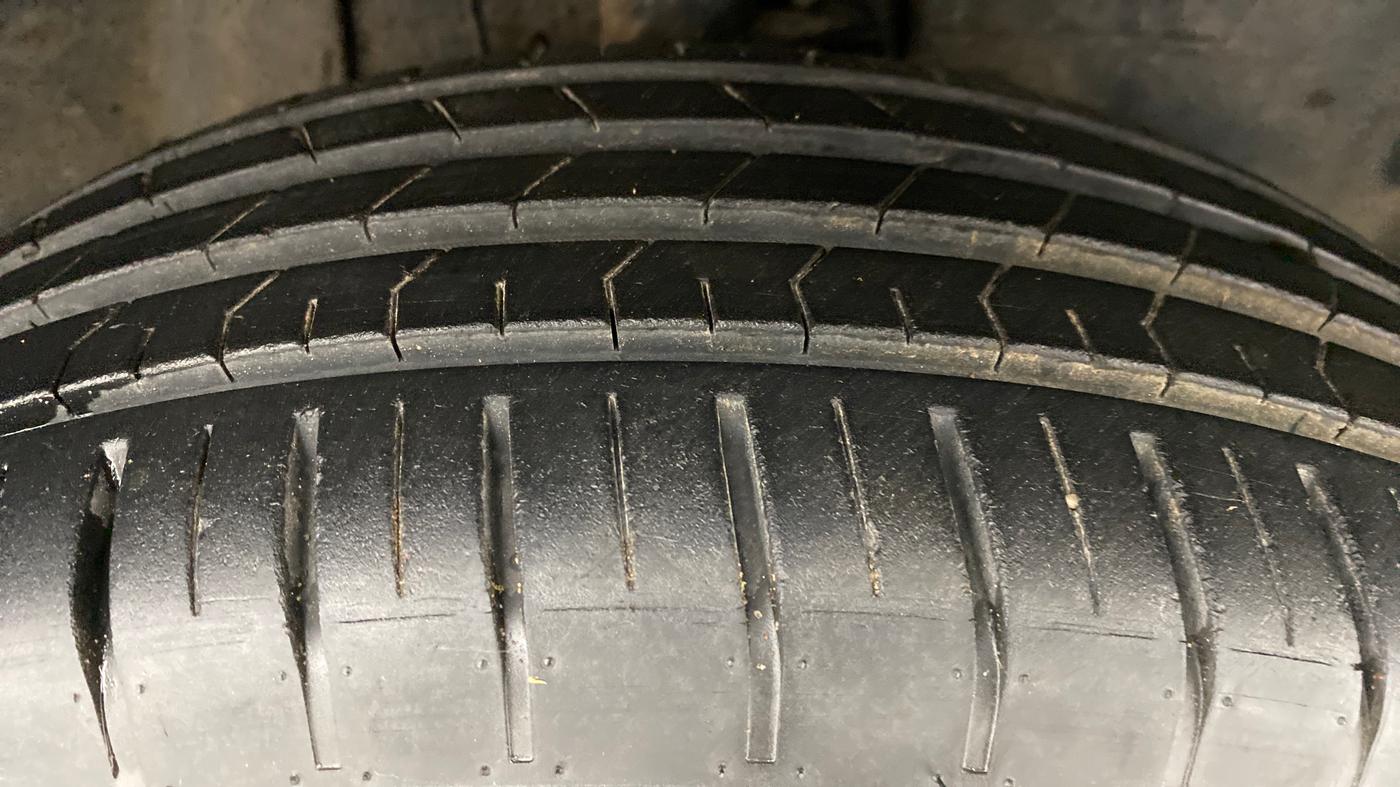 2021 Tata PUNCH CREATIVE  AMT, Petrol, Automatic, 12,600 km, Right Front Tyre Tread