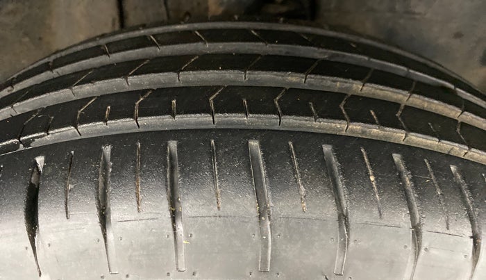 2021 Tata PUNCH CREATIVE  AMT, Petrol, Automatic, 12,600 km, Right Front Tyre Tread